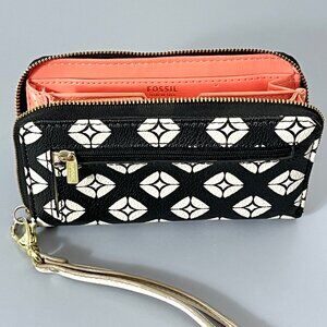 Fossil Wristlet Black & White Pattern Zip Around